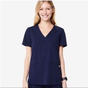 Figs Technical Collection Navy
Scrub Top Size XXL.